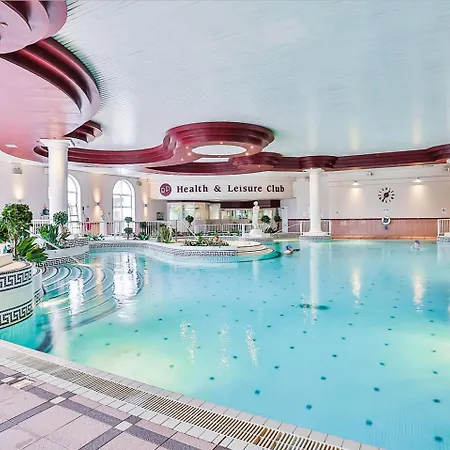 Rochestown Park & Leisure Centre Szálloda