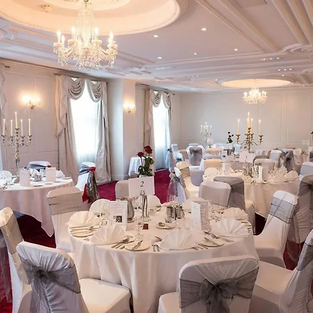 Rochestown Park & Leisure Centre ホテル