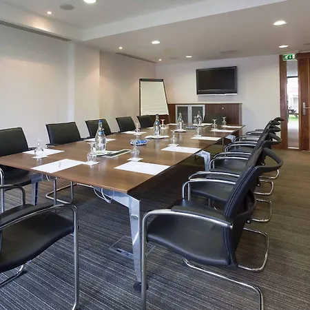 Rochestown Park & Leisure Centre ホテル 4*