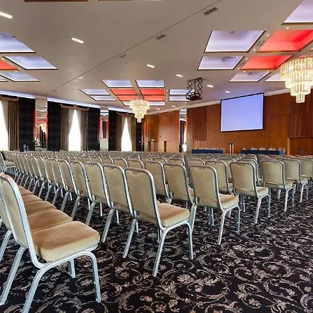 Rochestown Park & Leisure Centre Hotel
