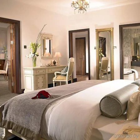 Rochestown Park & Leisure Centre 4*