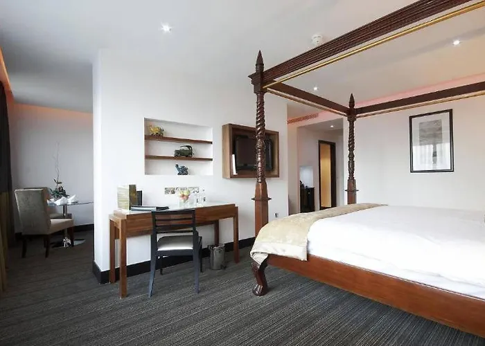 Hotel Rochestown Park & Leisure Centre 4*