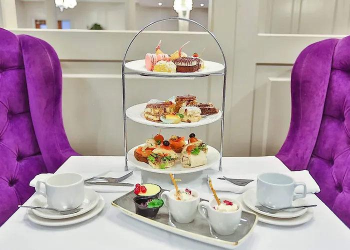 Rochestown Park & Leisure Centre 호텔 4*