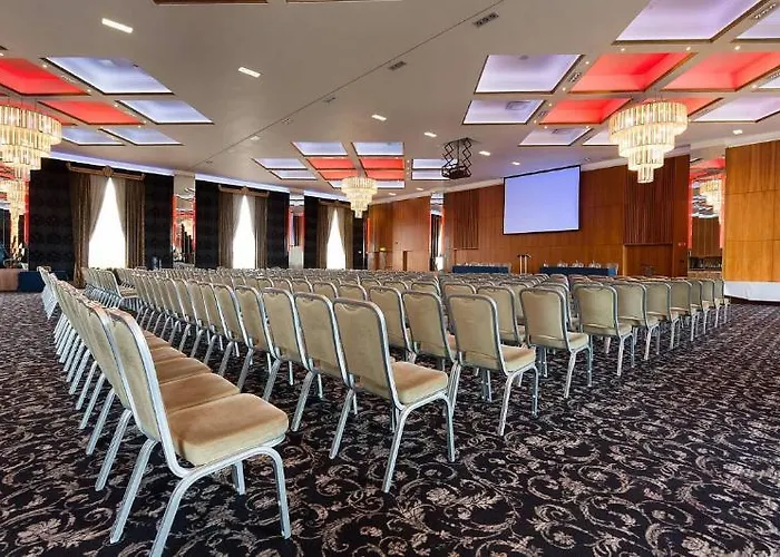 Rochestown Park & Leisure Centre Hotel