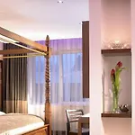 فندق Rochestown Park & Leisure Centre
