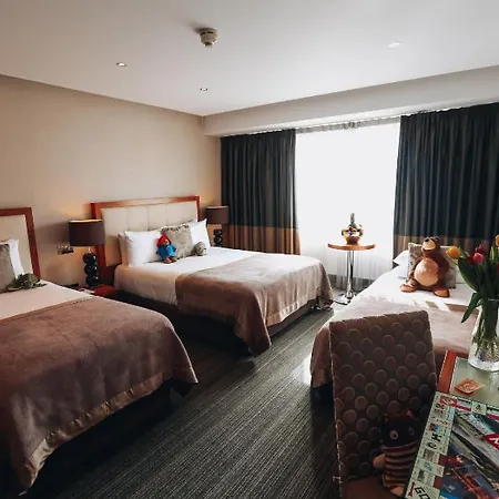 Otel Rochestown Park & Leisure Centre