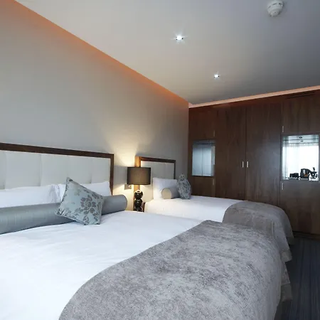 Otel Rochestown Park & Leisure Centre