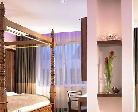 Otel Rochestown Park & Leisure Centre